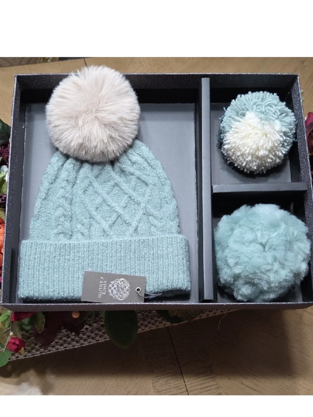 Vince Camuto NWT mint Cable Knit Beanie with Interchangeable Faux Fur Poms